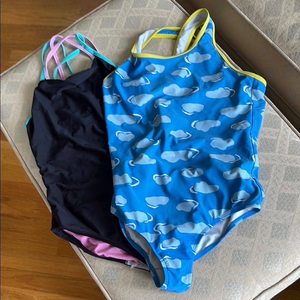 Bundle of 2 swim suits, girls 16. LL bean and Speedo brands.